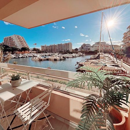 Magnifique T2 Au Calme Avec Une Superbe Vue Sur Le Port Canet-en-Roussillon Luaran gambar