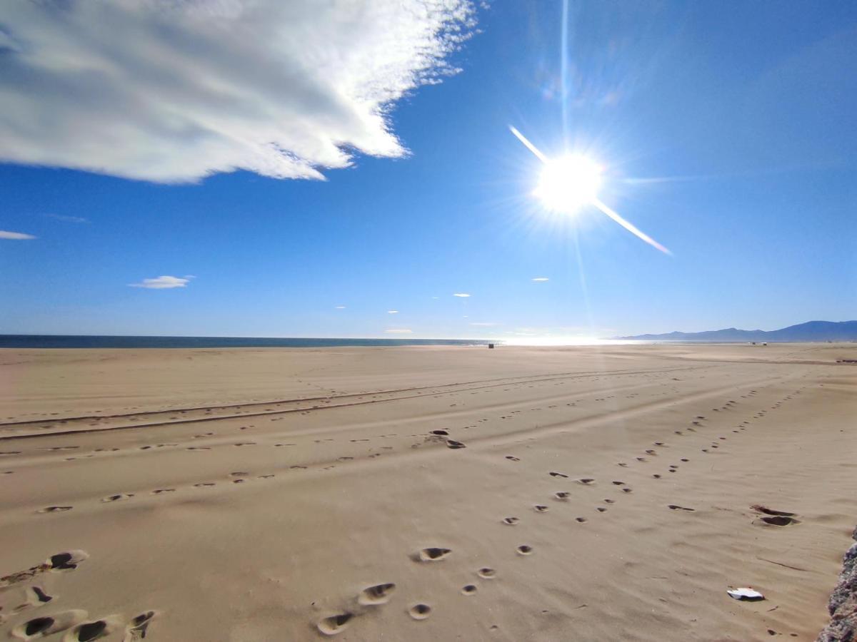 Magnifique T2 Au Calme Avec Une Superbe Vue Sur Le Port Canet-en-Roussillon Luaran gambar